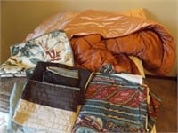 Silky Queen comforter & assorted shams & bed skirt