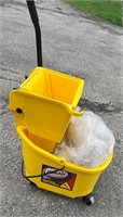 Commercial Libman Mop Bucket & Mop Heads