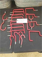 20 Red Screw-IN Utility Hangers