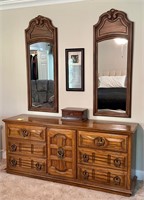 Dresser, Mirrors & Decor