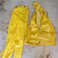 Yellow rain coat & bibs, size XL