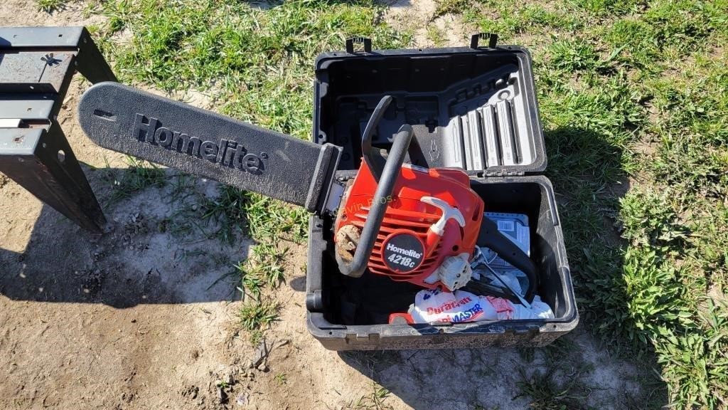 Homelite 4218 Chainsaw and Case
