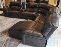 Damacio Sectional: One Electric Recliner, Electric