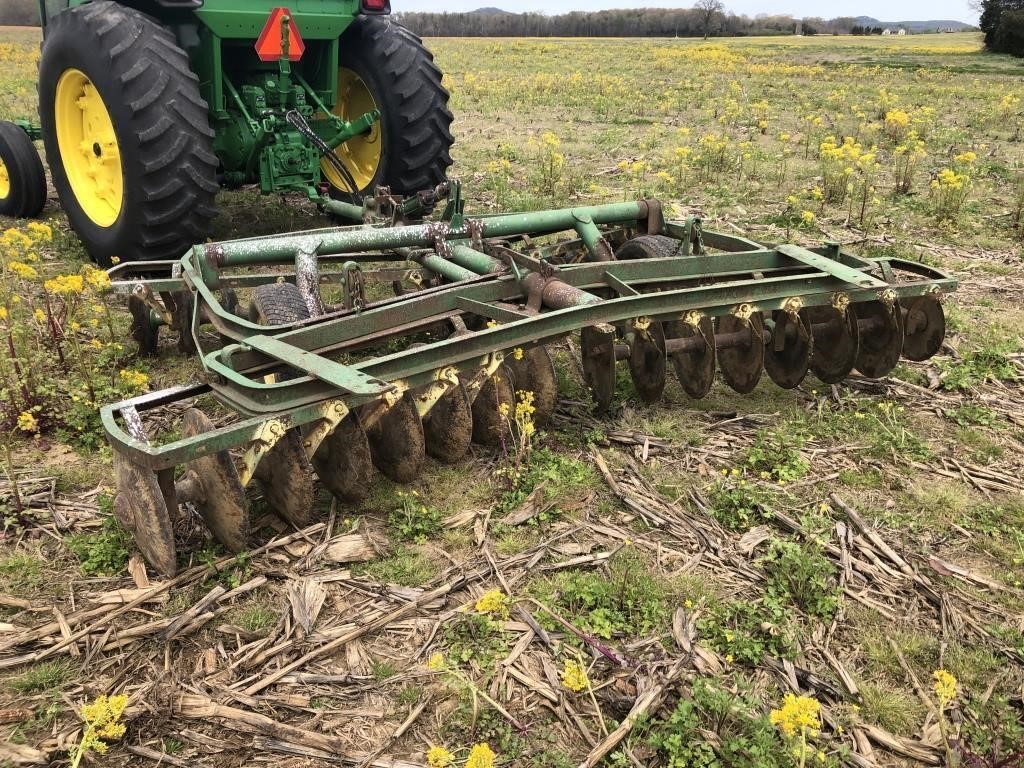 John Deere AW Disk, 12' Newer Notched Blades in