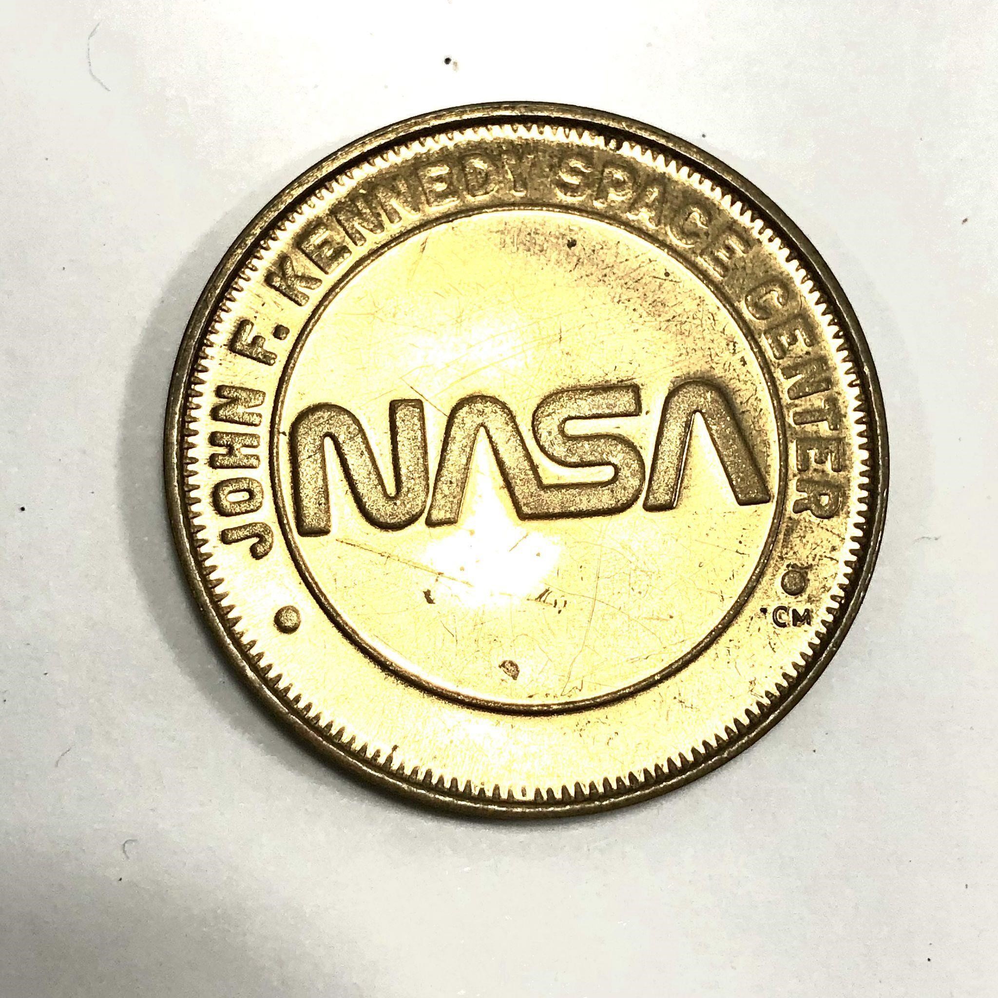 Vintage NASA Apollo VIII Commemorative Medal