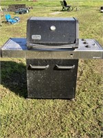 WEBER PROPANE GRILL IN GOOD SHAPE JUST NEEDS GOOD