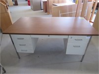 Lot - 5-Drawer & 6-Drawer Desks