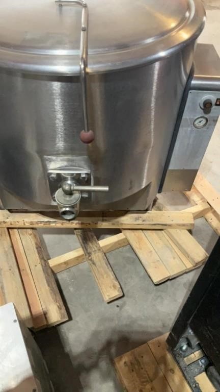 Commercial grade gas jacketed steam kettle,  not