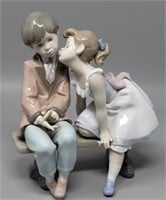 Lladro 07635 Ten And Growing Porcelain First Kiss
