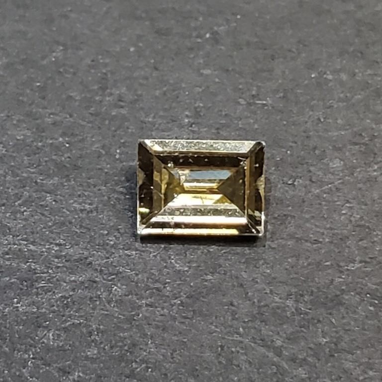 $1100  Natural Fancy Color Diamond(0.55ct)