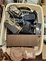 Mixed lot of vintage electronics