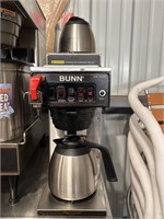 BUNN CW Series Coffee Brewer w. Two Pot Warming