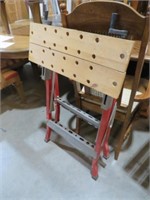 FOLDABLE WORK BENCH WITH METAL FRAME