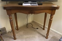 LIFT TOP MAPLE GAME TABLE