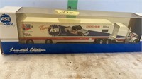 Car Quest Limited Edition Tractor Trailer 1/64th