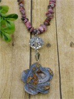 GENUINE STONE PENDANT ON STONE CHIP NECKLACE