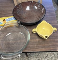 ASSORTED KITCHEN LOT / SHIPS