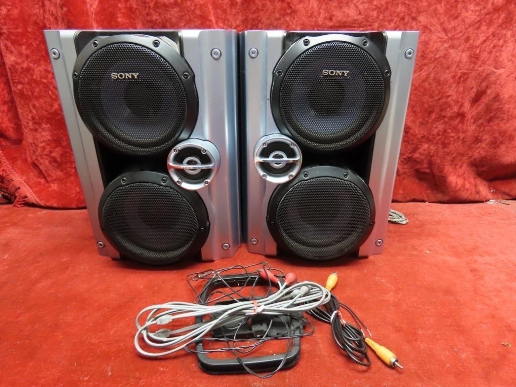 Pair Sony stereo speakers. Model # SS-RG444.