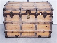 ANTIQUE TRUNK