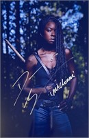 Autograph Signed 
Walking Dead Photo