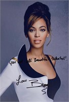 Autograph Signed 
Beyonce Photo