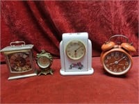 (4)Assorted clocks.