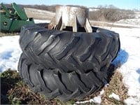 Pair of tractor duals on rims; size: 18.4-34
