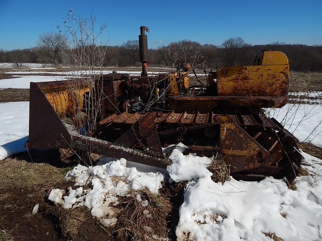 International TD-9 dozer for parts; weighs approx.