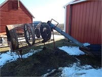 Grain screener with auger and hopper; 8" auger