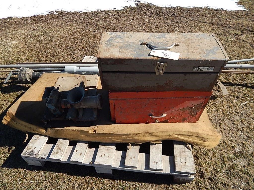 Pair of toolboxes with combination wrenches, socke
