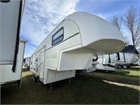 2002 Glendale 28E338 Titanium T/A 5th Wheel 2GREW2