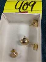 8 PAIR GOLD POST BUTTON EARRING STAMPED 14K