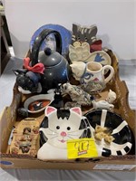 GROUP OF CAT THEMED COLLECTIBLES