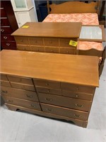 3-PIECE QUEEN SIZE BEDROOM SET - DRESSER W/