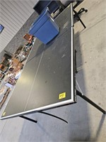 PING PONG TABLE WITH ACCESSORIES