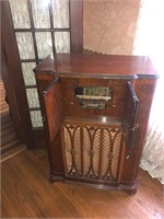 Radio cabinet