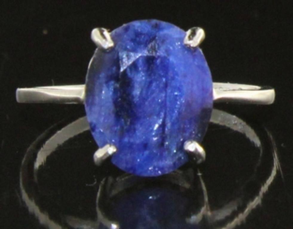 Natural Oval 4.13 ct Sapphire Solitaire Ring