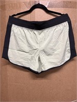 Size large Amazon essentials women shorts