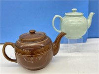 2 Teapots