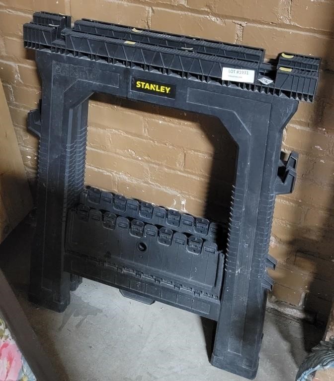 2 PLASTIC STANLEY SAW HORSES