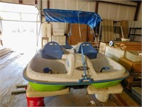 Monarch DLX Pelican Paddle Boat, w/canopy