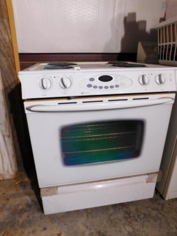 Maytag Electric Stove, white