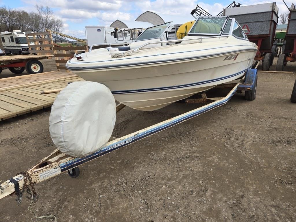 SeaRay boat and trailer inboard motor