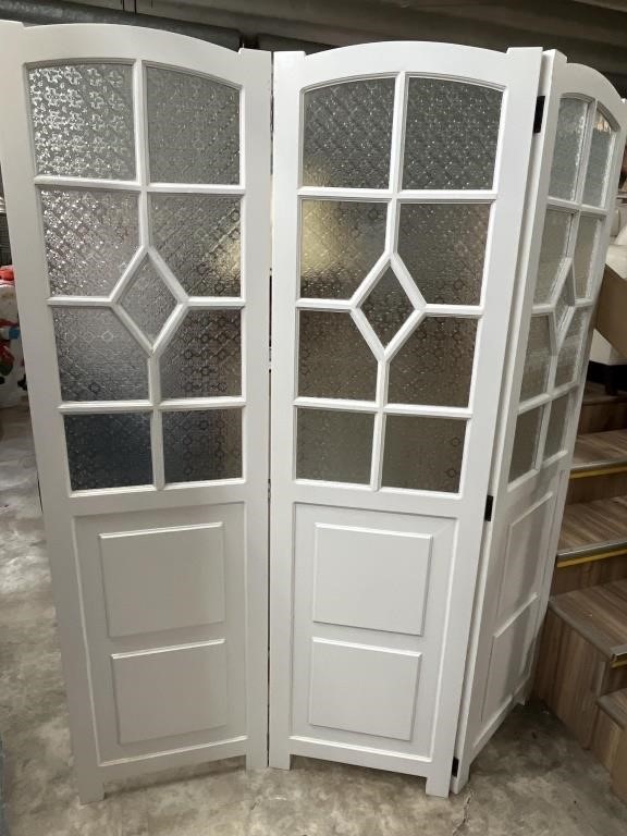 Dual Sided 3 Panel Room Division with Frosted