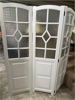 Dual Sided 3 Panel Room Division with Frosted