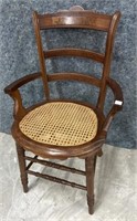Vintage wood dining chair
Width: 21.5”
Seat
