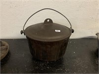 CAST IRON POT WITH LID