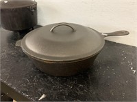 LODGE CAST IRON POT WITH LID