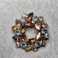 Weiss Signed Mid Century Rhinestone Brooch