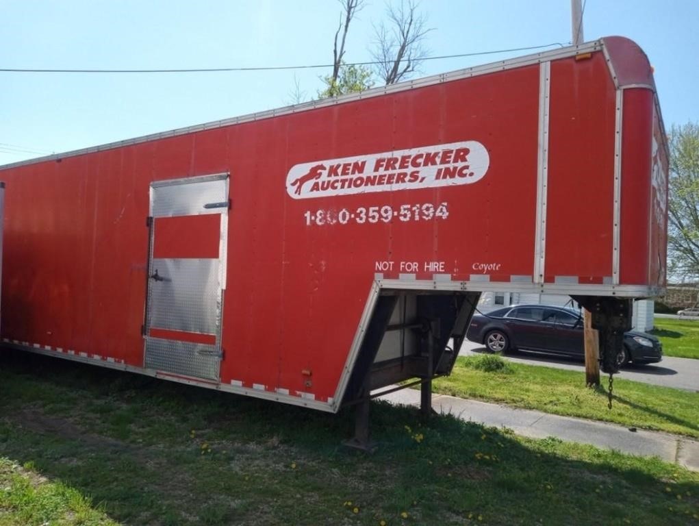 48ft  enclosed trailer not new but pulls good
